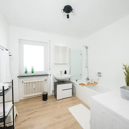 Stadtrand Oase Mit Balkon Апартаменти